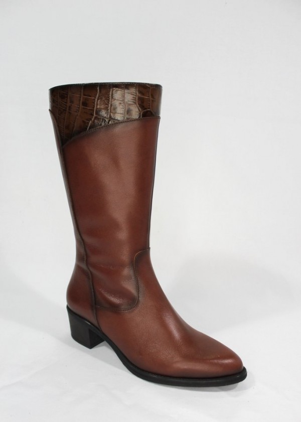 TOLINO - Bota caña media cremallera, puntera fina, tacón 4 cm . Color  cuero. Tolino| Calzados Losada