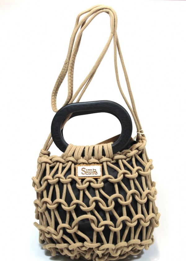 Bolso peque o asas de madera con bandolera. Camel. Simosastre