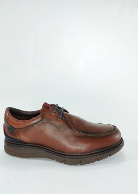 Zapato marrón cordón marino modelo náutico. Tolino