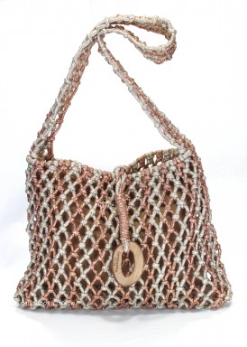 Bolso grande, asa larga de hombro o bandolera. Oro-bronce. Simosastre