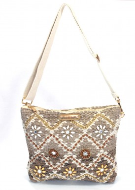 Bolso grande estilo boho chic . Tostado. Simosastre.