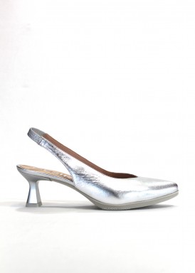 Zapato destalonado de tacón 4,5 cm. Plata. Desiree..