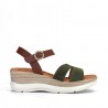 Sandalia de cuña media en serraje y piel. Kaki y cuero. KAMINA.