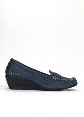Mocasín de piel suave con cuaña. Azul marino. FAP.