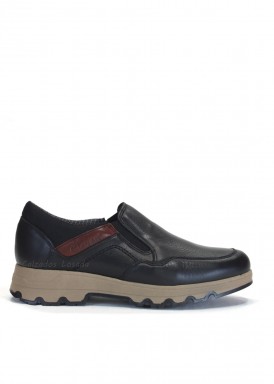 Zapato copete con membrana impermeable. Negro. Clayan.