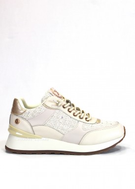 Zapatilla deportiva casual. Tejido chanel. Beis. XTI.