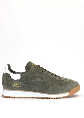 Zapatilla deportiva de piel serraje en verde kaki. KANGAROOS