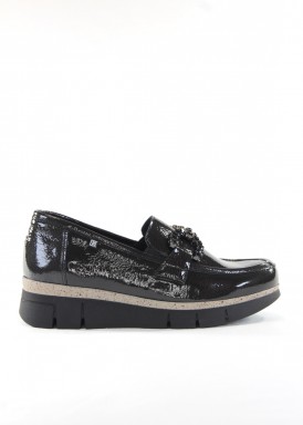 Zapato estilo mocasín cuña baja especial confort . DORKING de FLUCHOS.