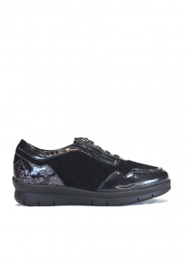 Zapato ancho especial de charol y ante. Negro. Doctor Cutillas