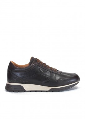 Deportiva hombre de membrana impermeable. Color Marrón. KANGAROOS