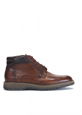 Botín de hombre estilo casual color marrón. FLUCHOS.