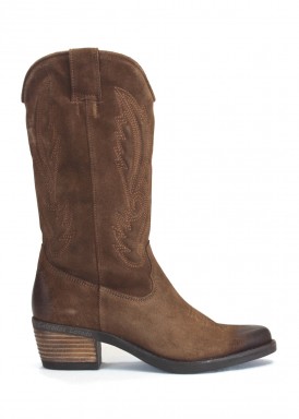 Bota campera de serraje de caña alta. Marrón taupe. BOLA 22.