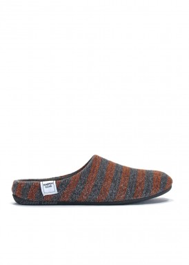 Zapatilla de casa rayas abierta para hombre. Naranja y gris. Marpen Slippers