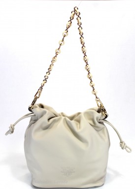 Bolso de piel suave cadena de hombro y bandolera. Beis. CARAMELO