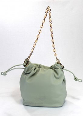Bolso de piel suave cadena de hombro y bandolera. Verde menta. CARAMELO