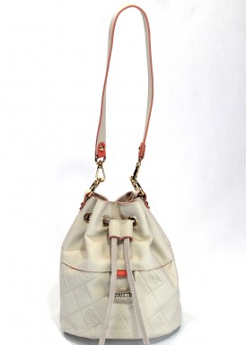 Bombonera pequeña de piel con asa de hombro y bandolera. Beis/coral. CARAMELO..