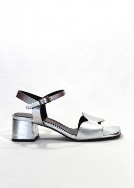 Sandalia de vestir tacón 4 cm. Plateado. DESIREÉ