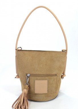 Bolso de piel serraje camel. CARAMELO.