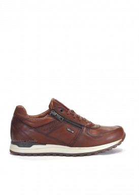 Deportiva hombre con membrana impermeable. Color Cuero. KANGAROOS.