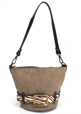 Bolso pequeño de hombro y bandolera de serraje. Arena. Caramelo