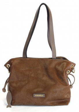 Bolso clásico marrón frunce. Asa de hombro y bandolera. Caramelo
