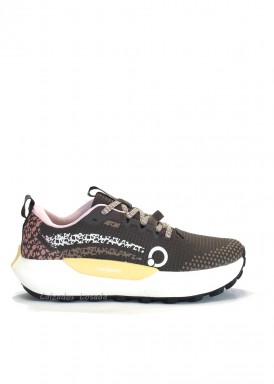Deportiva trail con Membrana Impermeable. Taupe-nude. ATOM
