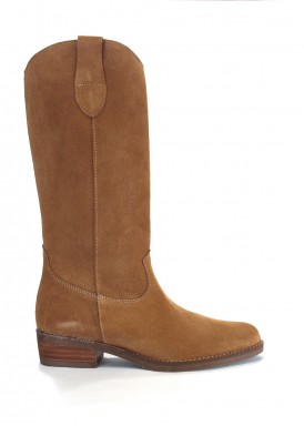 Bota campera caña alta de serraje camel. Tacón bajo. Jordana.