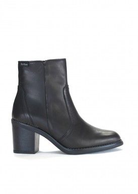 Botín tacón medio, piel negro, de estilo campero. JORDANA