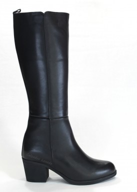 Bota de caña alta de piel. Negro. TREINTAS