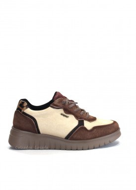 Deportiva casual impermeable de piel con cordón elástico. Marrón-beis