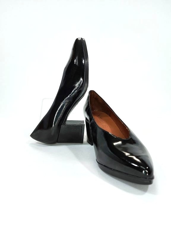 DESIREÉ - Zapato pico charol negro. ancho 4 cm. Desireé| Calzados