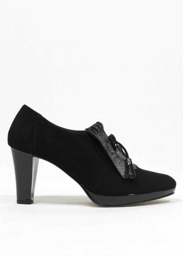 PASTHER - Zapato abotinado con lengueta de fleco y borlas. Negro. PASTHER|  Calzados Losada