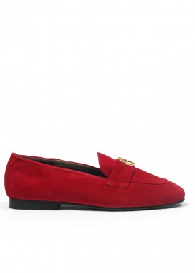 Zapato de ante en copete, color rojo. Piso bajo. ROLDÁN