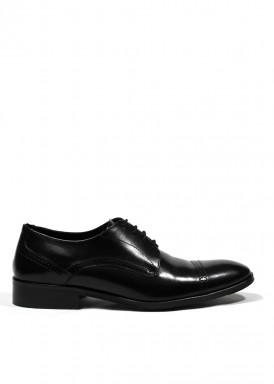 Zapato estilo blucher de vestir con cordón y pespunte en puntera negro. Tubolari