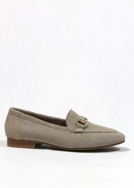 Mocasín cadena de serraje mujer. Beis. Bola 22